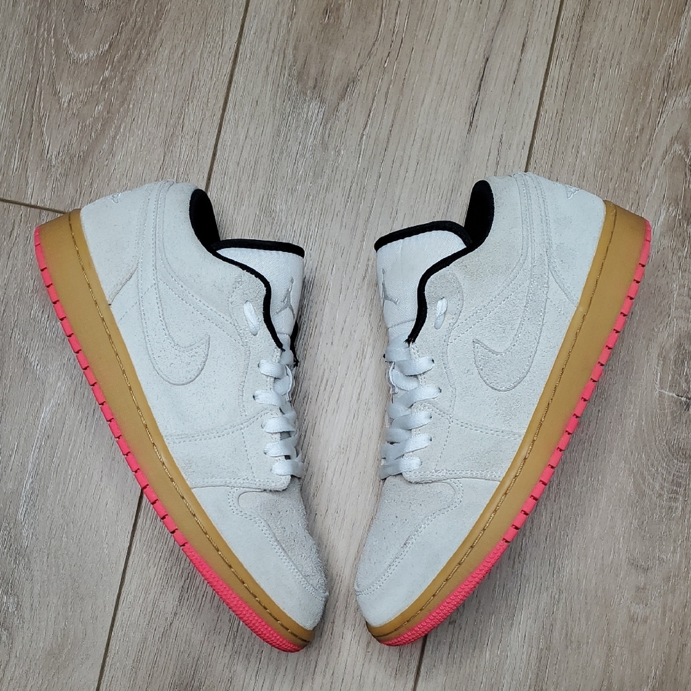 Jordan 1 Low White Gum Hyper Pink Men's - 553558-119